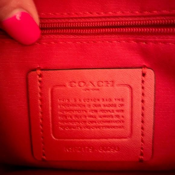 Coach logo leather tote - Picture 4 of 5
